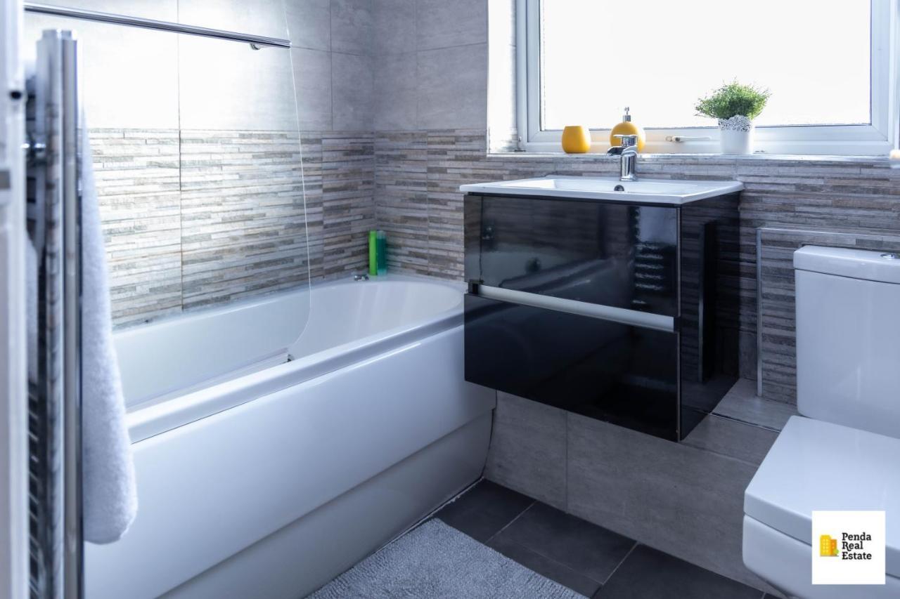 Penda Contractor And Leisure Guests Nottingham Villa Exteriör bild